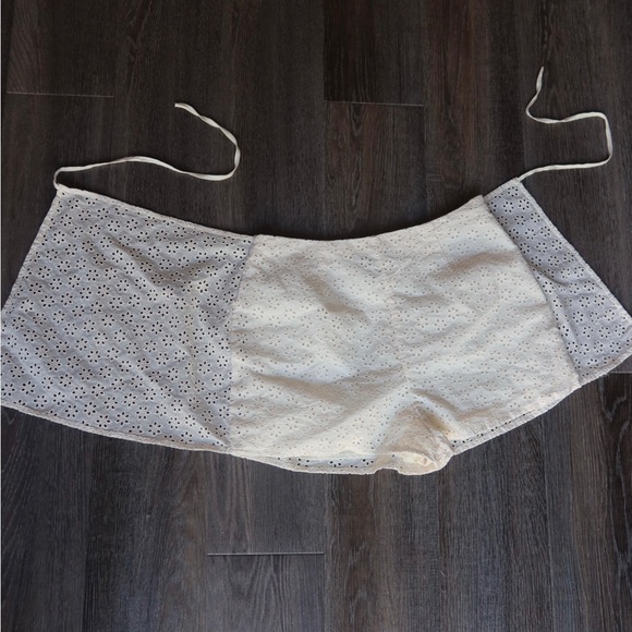 super cute white skort! - Picture 2 of 4